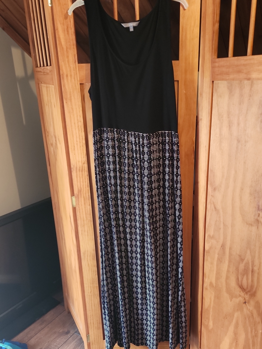 Daisy Fuentes Black & White Sleeveless Maxi Dress